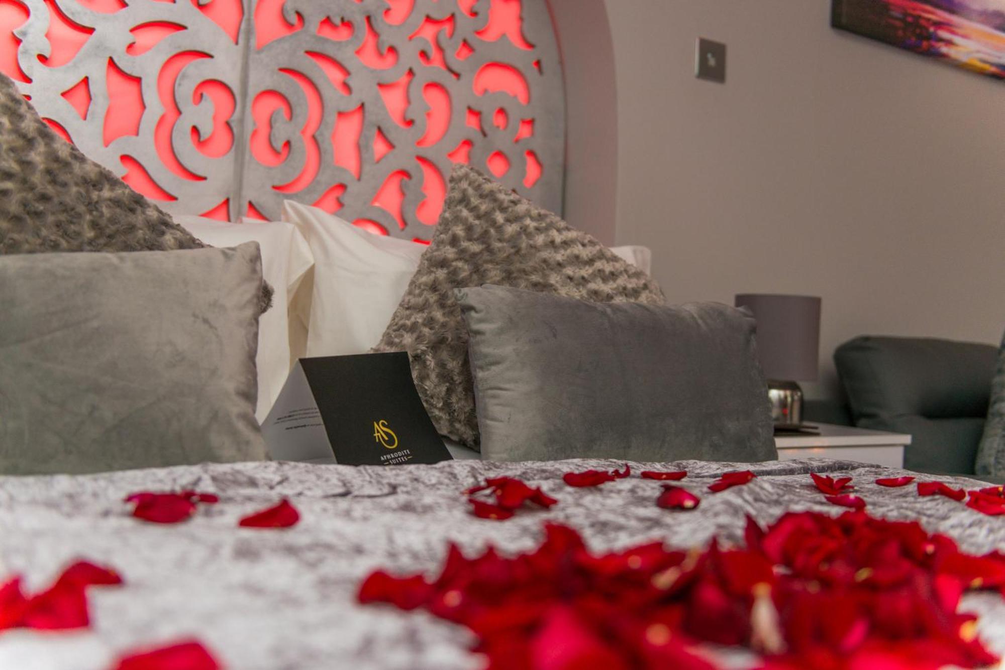 Aphrodite Suites Huddersfield Ruang foto